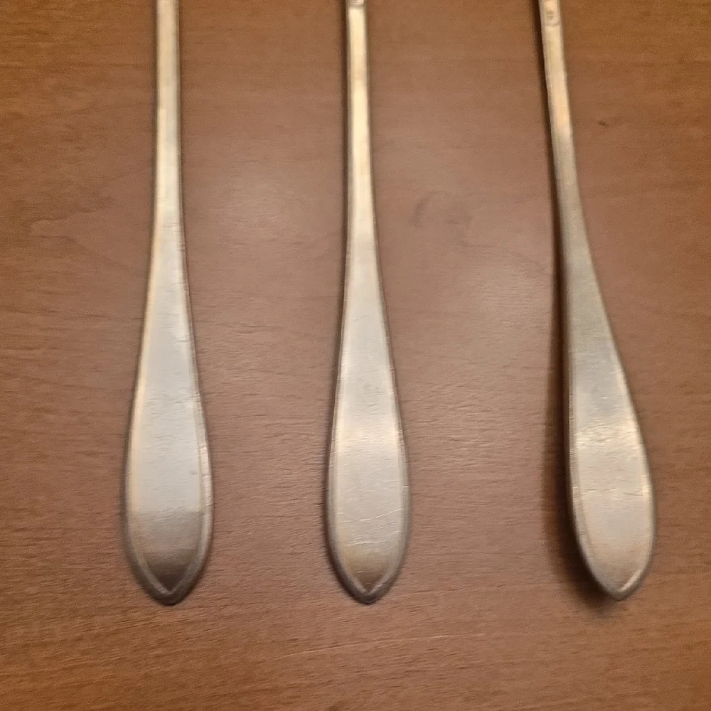 Elegant Silver Teaspoon Set - Picture 7 of 10